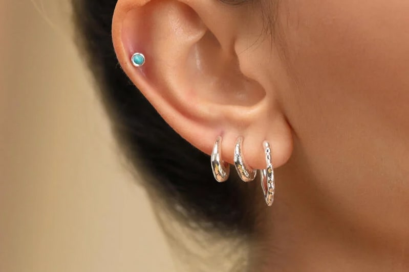 ear lobe piercings